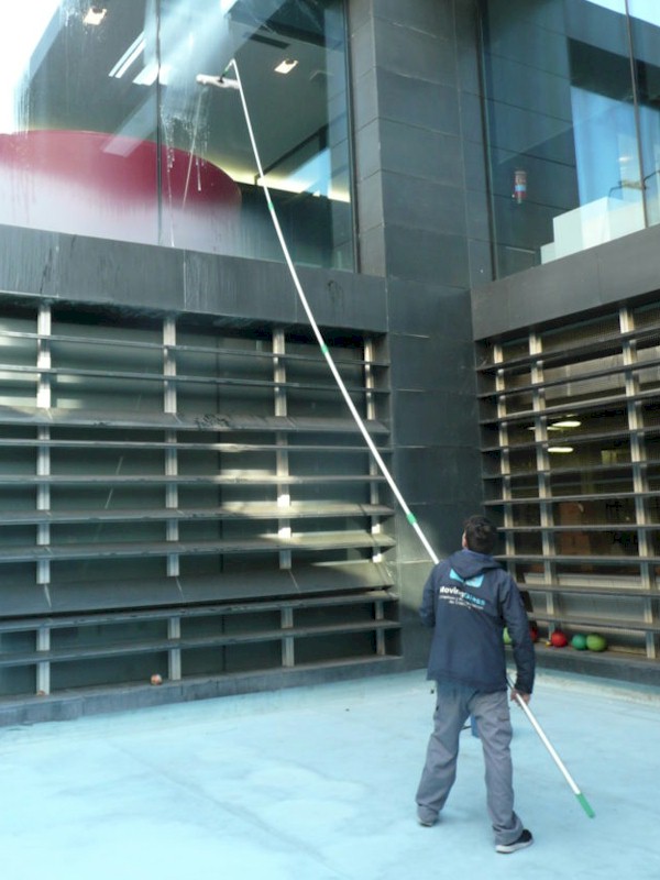 Servicio profesional de limpieza de cristales